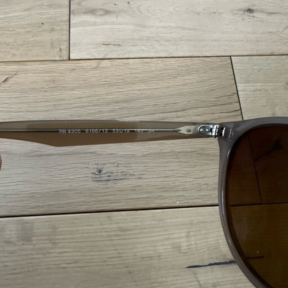 *NWOT* Ray-Ban RB4305 Polarized Rx Sunglasses - Picture 10 of 10